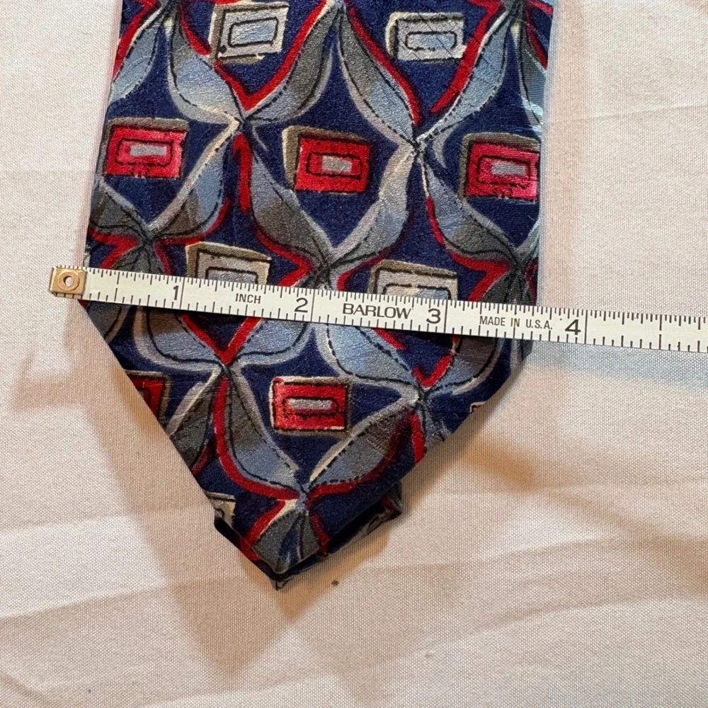 Oleg Cassini Silk Necktie Mens Navy Red Silver Geometric Abstract Made in Italy - Picture 6 of 6
